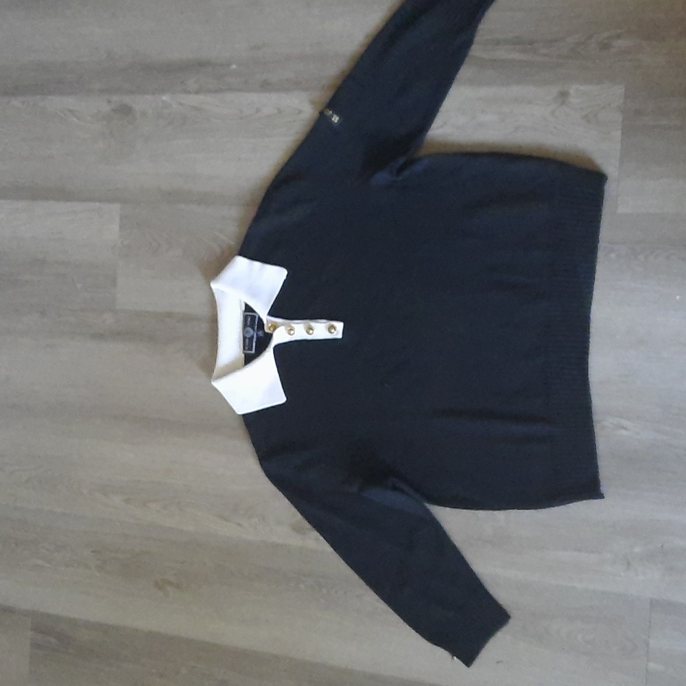 St. John Sport Black/White Knit Pullover Top